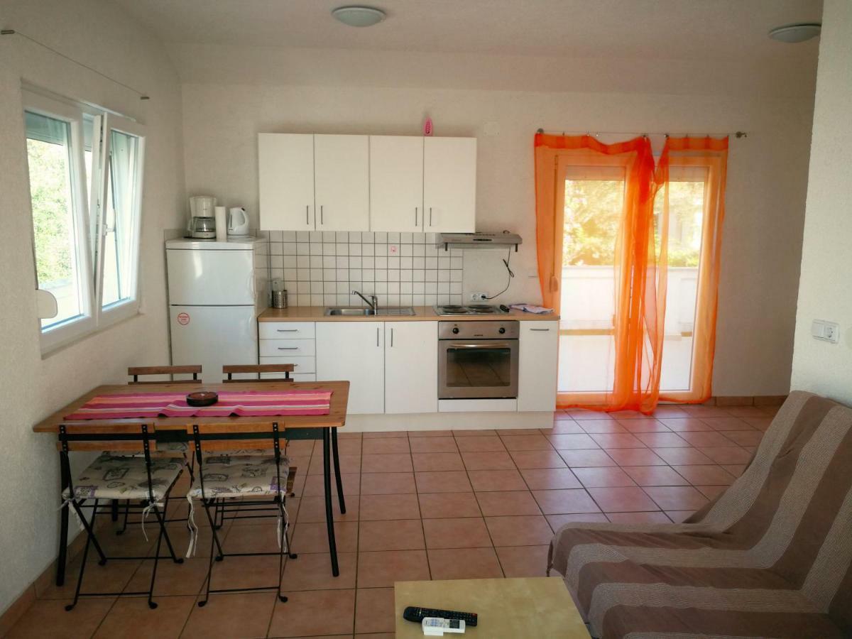 Family Friendly Apartments Island Rab Kampor Exterior photo