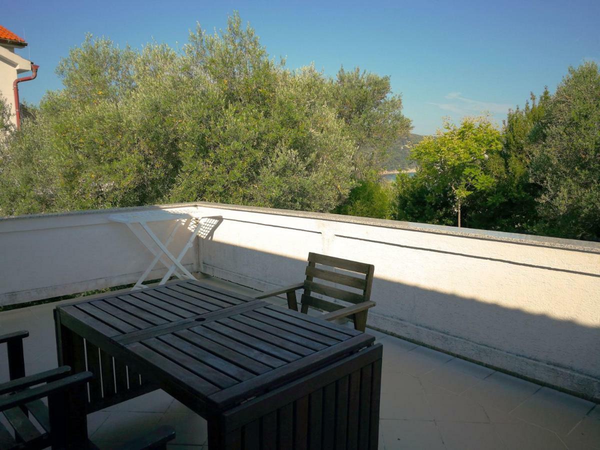 Family Friendly Apartments Island Rab Kampor Exterior photo