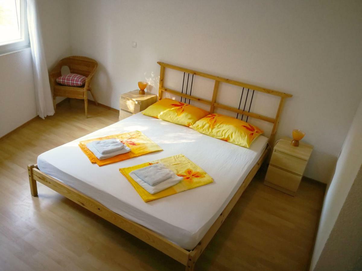 Family Friendly Apartments Island Rab Kampor Exterior photo