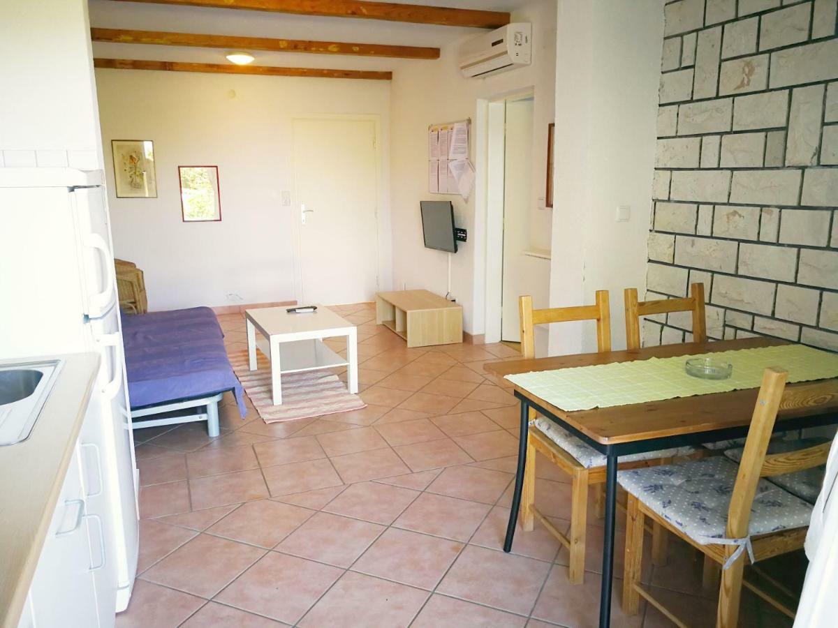 Family Friendly Apartments Island Rab Kampor Exterior photo