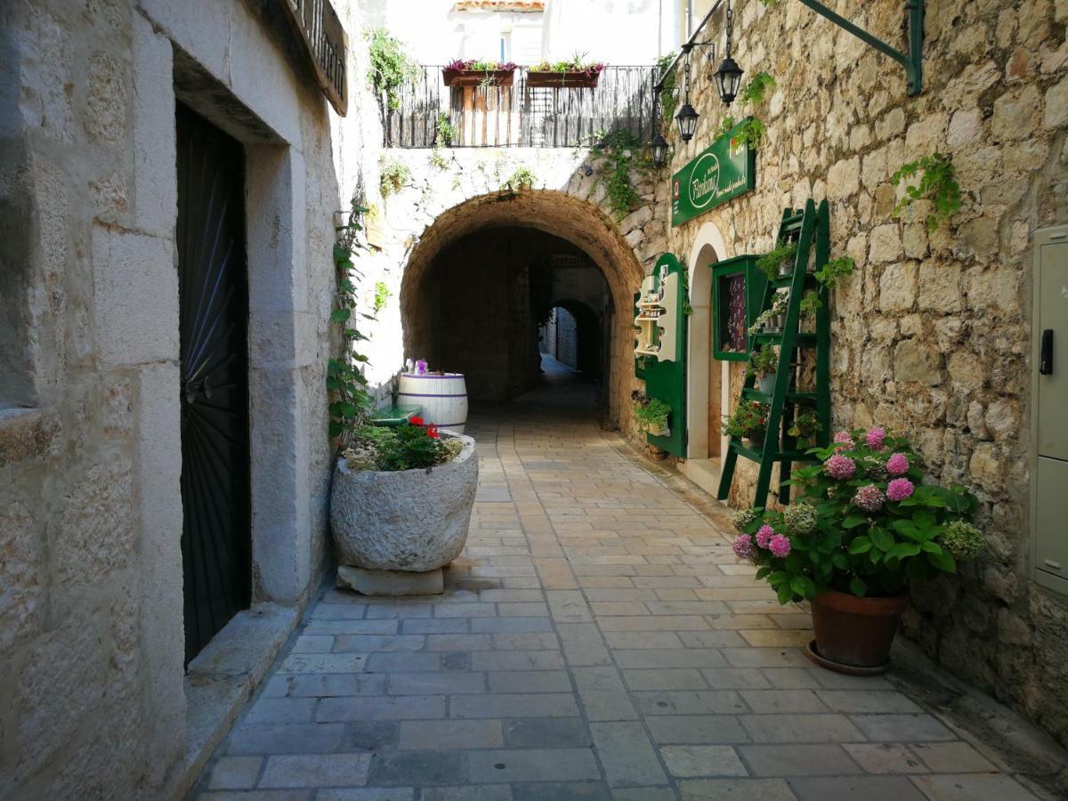 Family Friendly Apartments Island Rab Kampor Exterior photo
