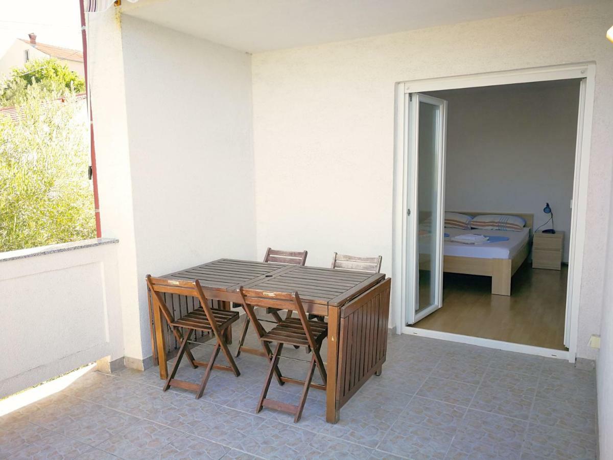 Family Friendly Apartments Island Rab Kampor Exterior photo