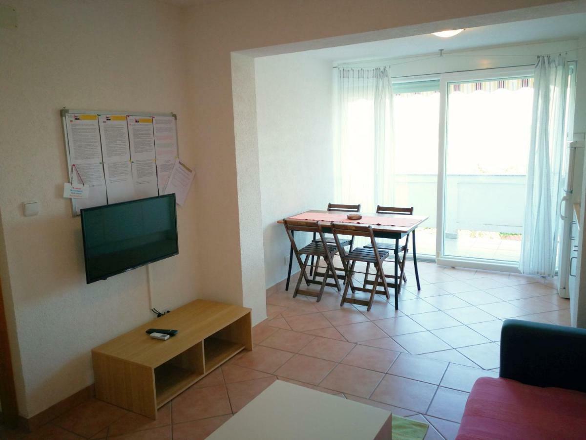 Family Friendly Apartments Island Rab Kampor Exterior photo