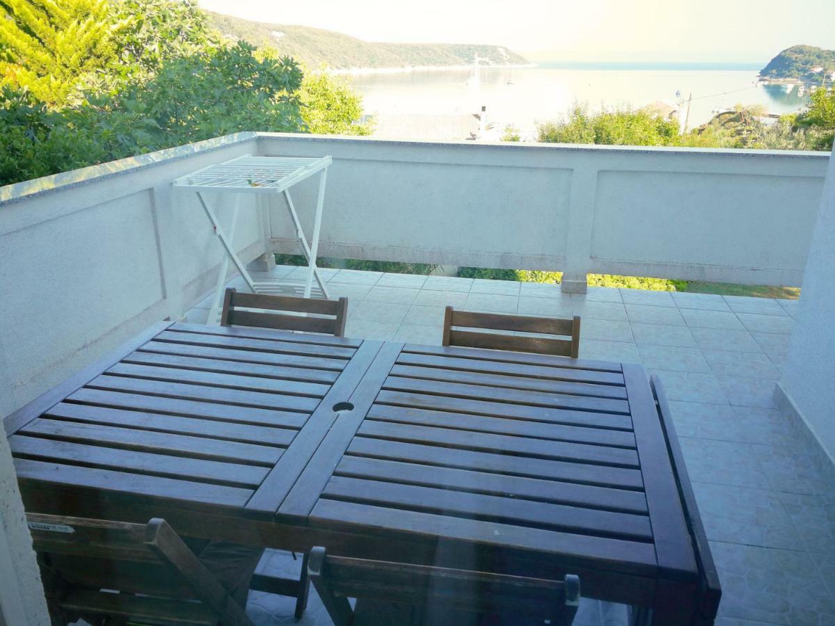 Family Friendly Apartments Island Rab Kampor Exterior photo